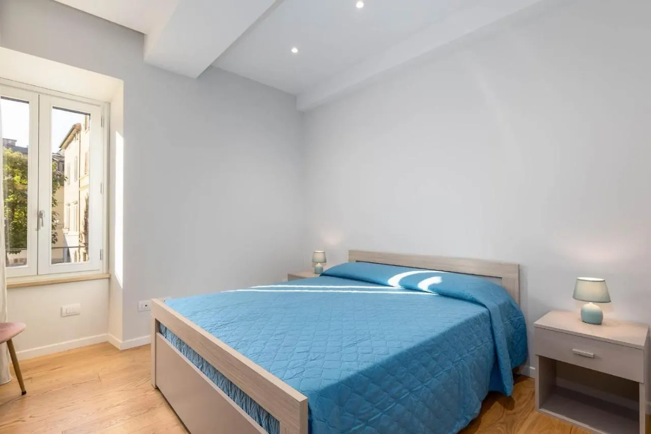 Apartament Siena Historic Center Stylish Flat With Balcony!