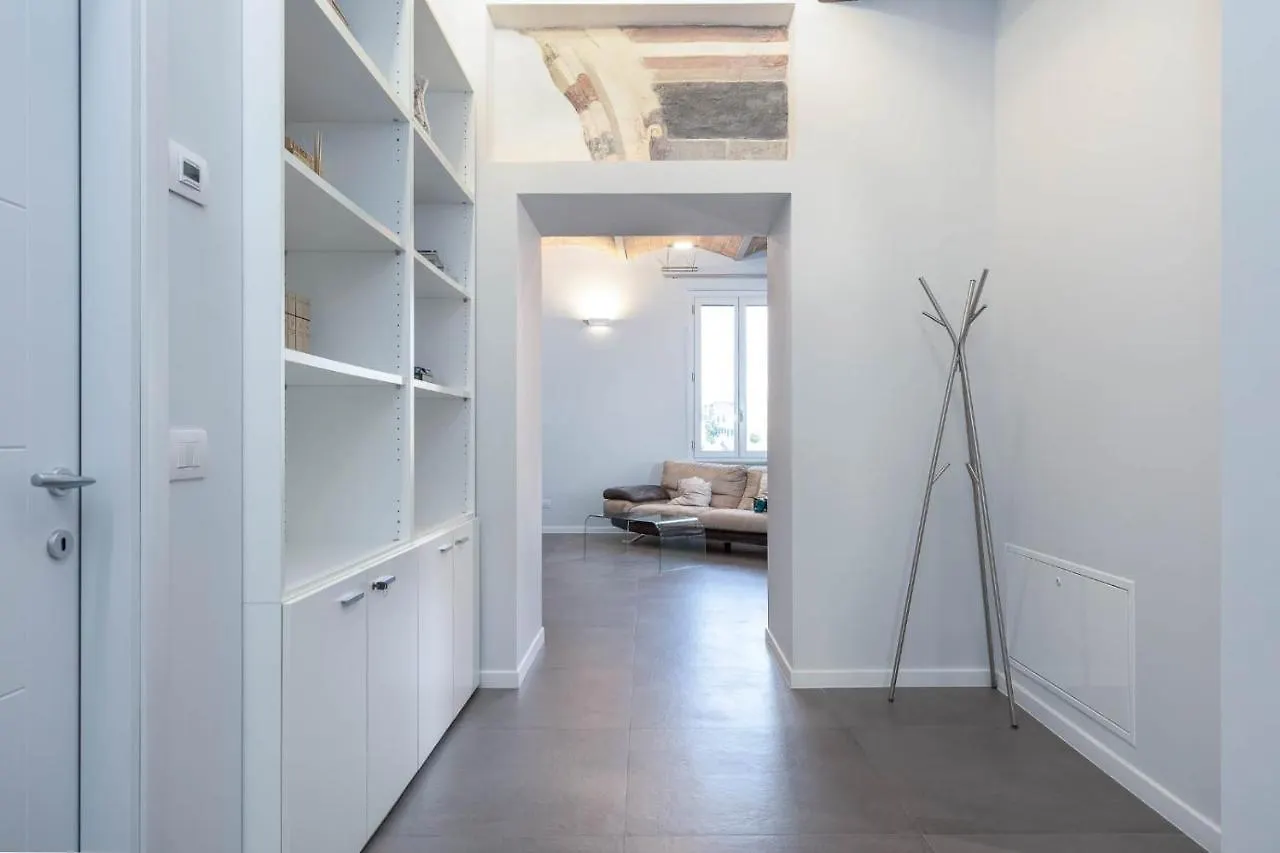Apartament Siena Historic Center Stylish Flat With Balcony!