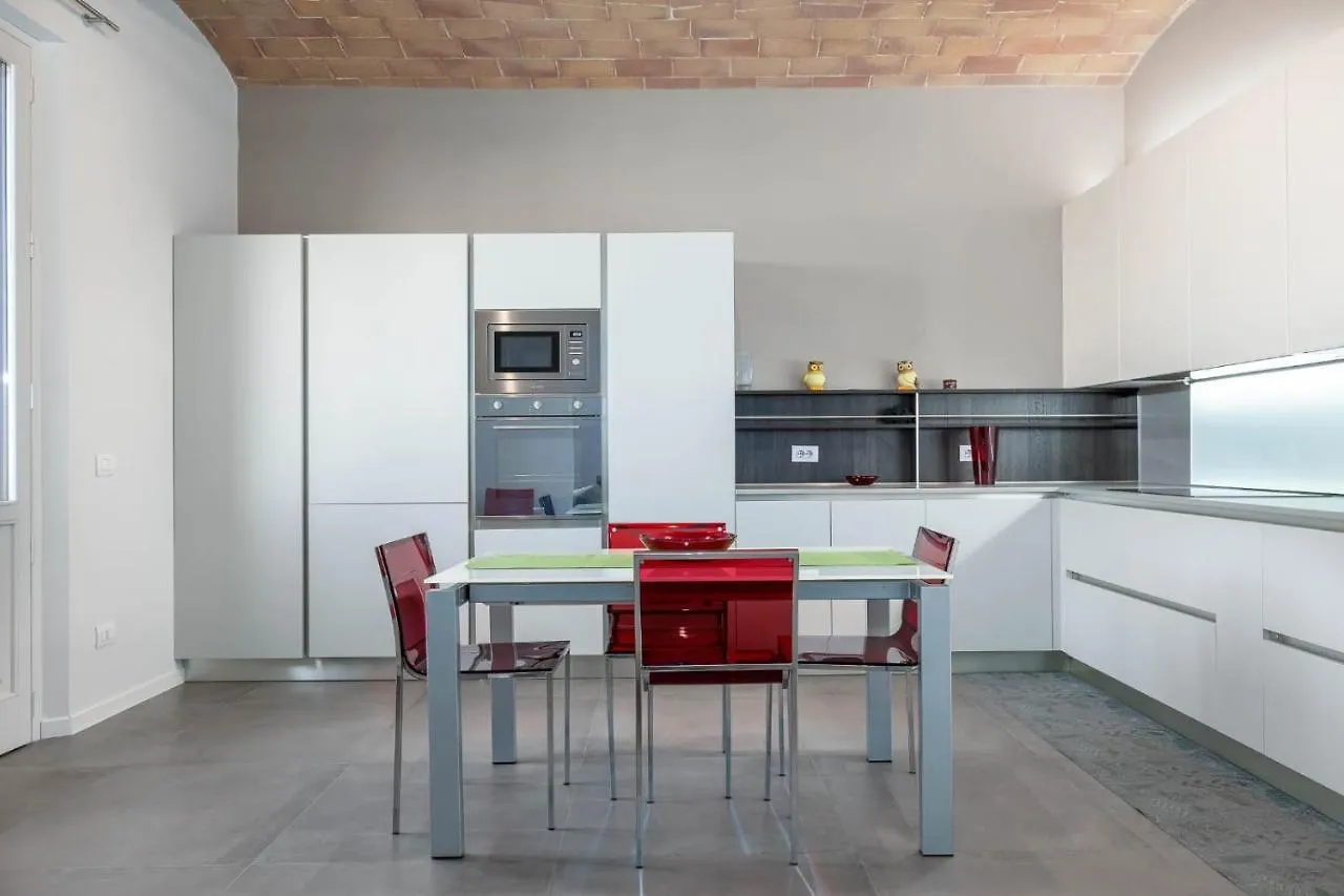 Apartament Siena Historic Center Stylish Flat With Balcony!