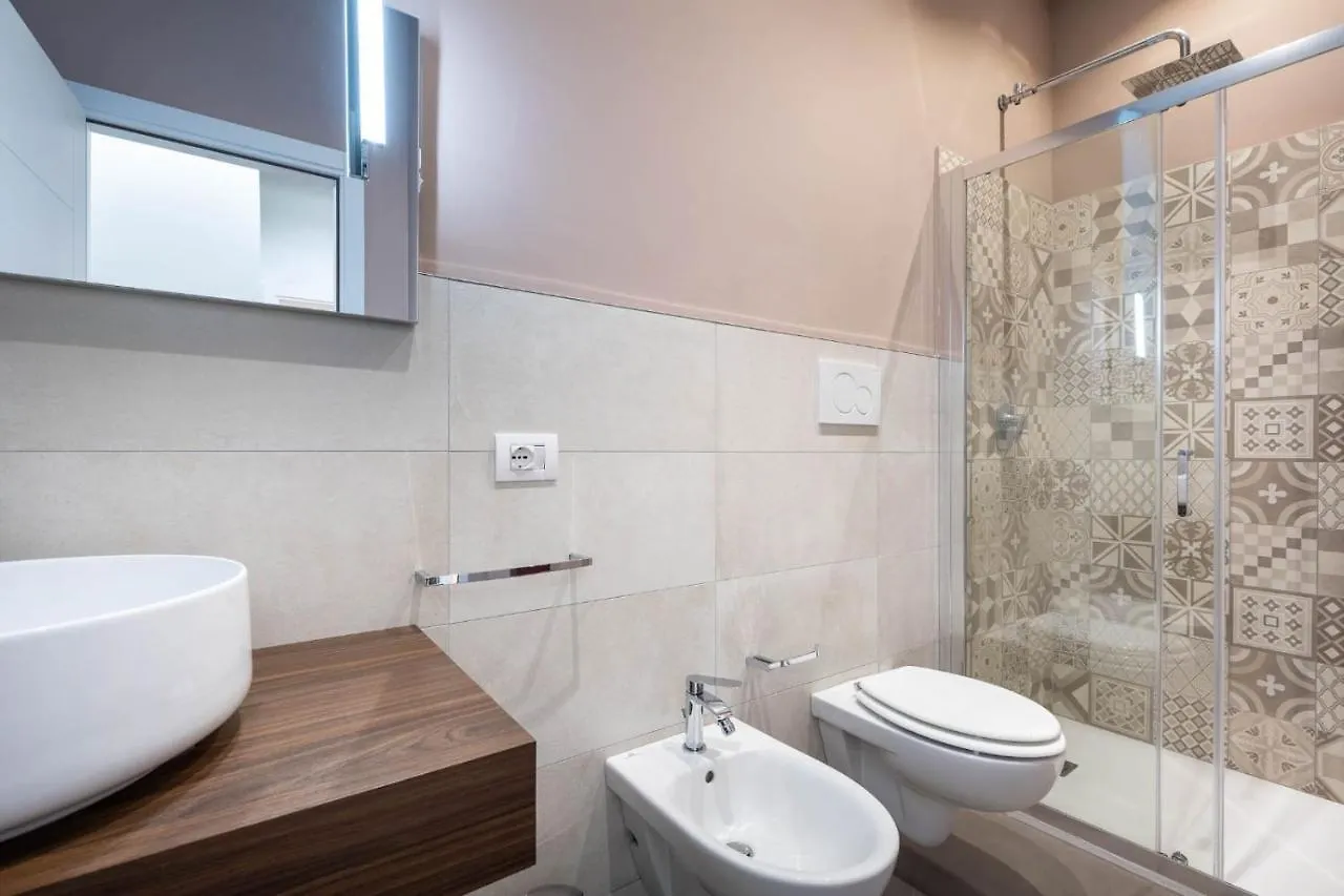 Apartament Siena Historic Center Stylish Flat With Balcony!